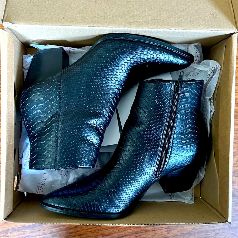 Matisse Coconuts // Vegan Black Ankle Boots